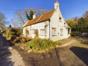 Main/side elevation- click for photo gallery